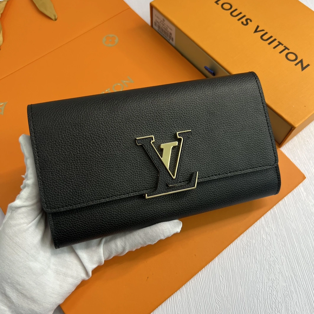 Louis Vuitton LV Card Case For Women SportInspired 1611