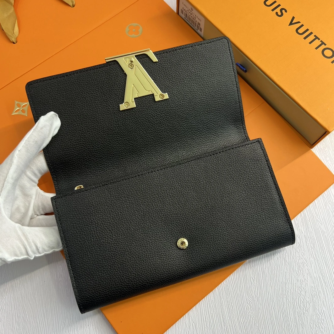 Louis Vuitton LV Card Case For Women SportInspired 1611
