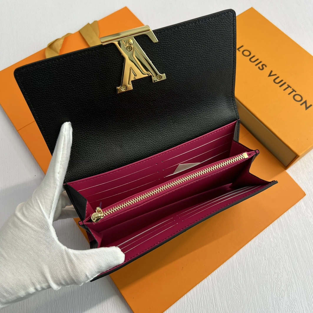 Louis Vuitton LV Card Case For Women SportInspired 1611
