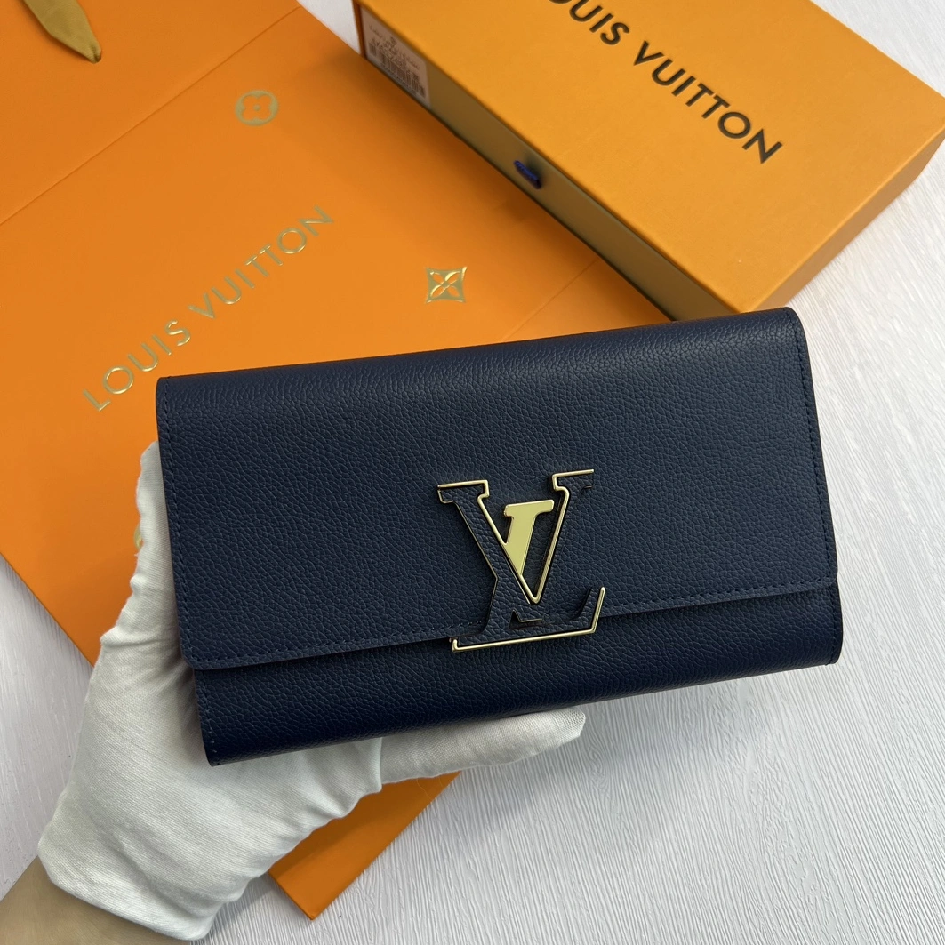 Louis Vuitton LV Card Case For Women SportInspired 2384