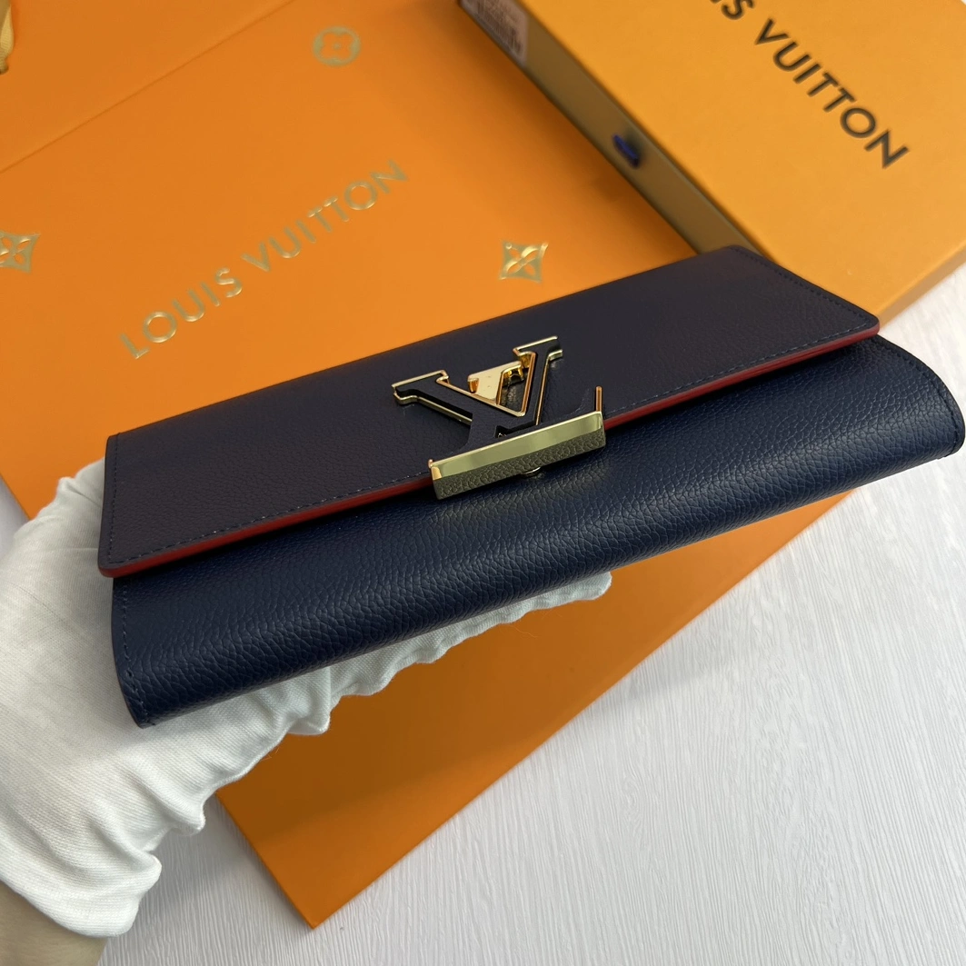 Louis Vuitton LV Card Case For Women SportInspired 2384