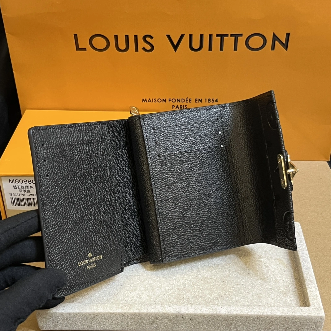 Louis Vuitton LV Card Case For Women StreetReady 1419