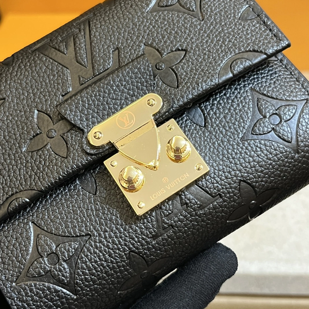 Louis Vuitton LV Card Case For Women StreetReady 1419
