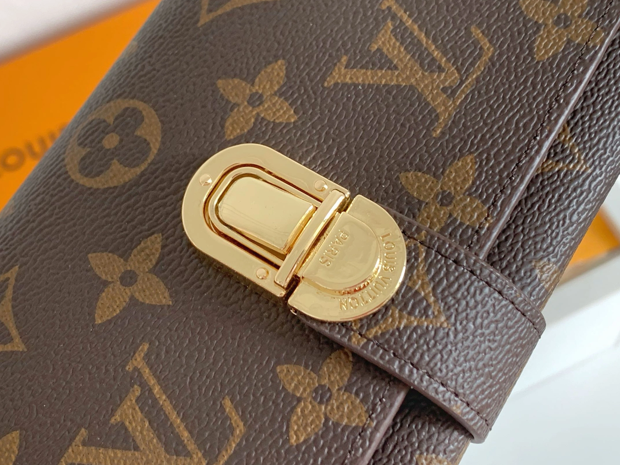 Louis Vuitton LV Card Case For Women StreetReady 7678
