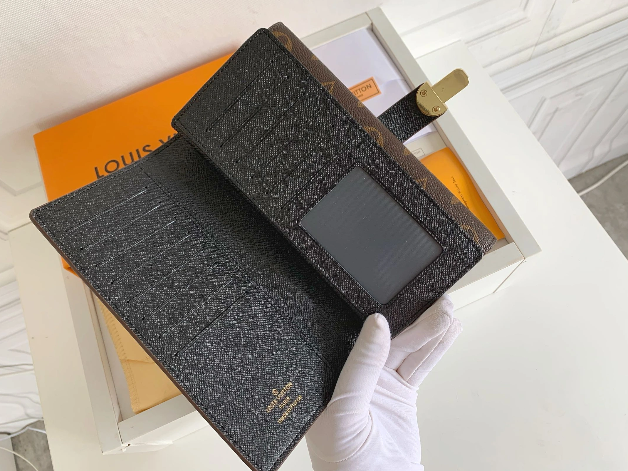 Louis Vuitton LV Card Case For Women StreetReady 7678