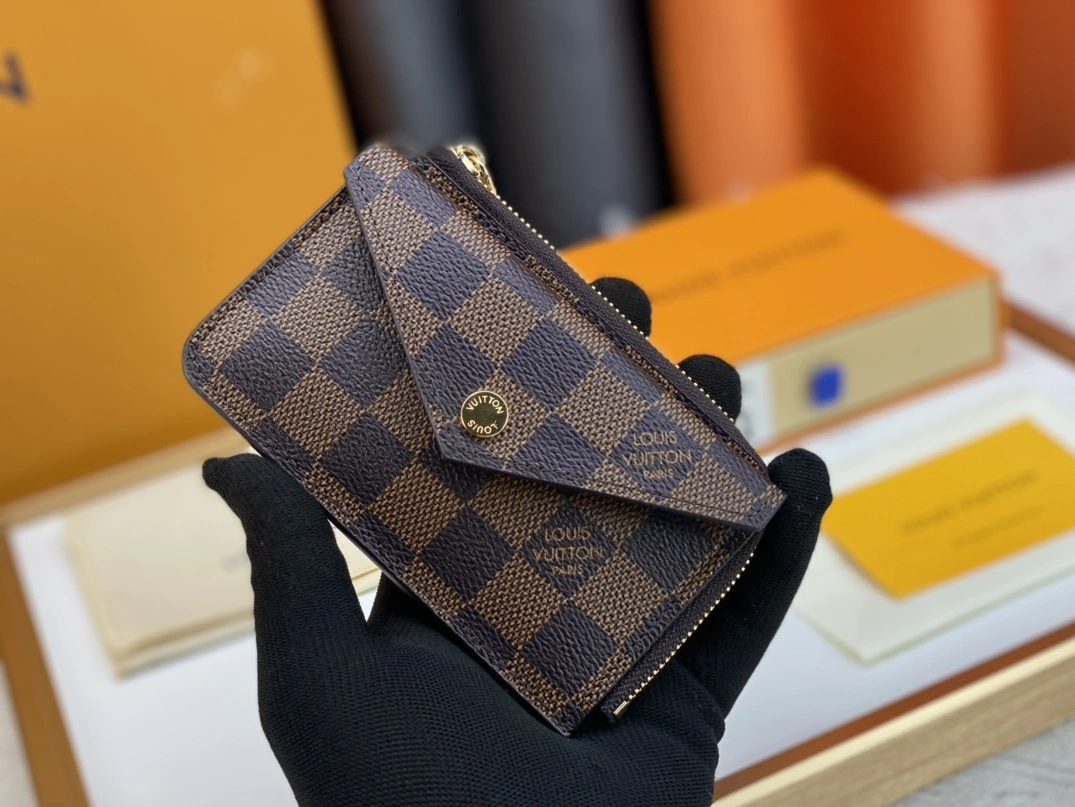 Louis Vuitton LV Card Case For Women Versatile 658