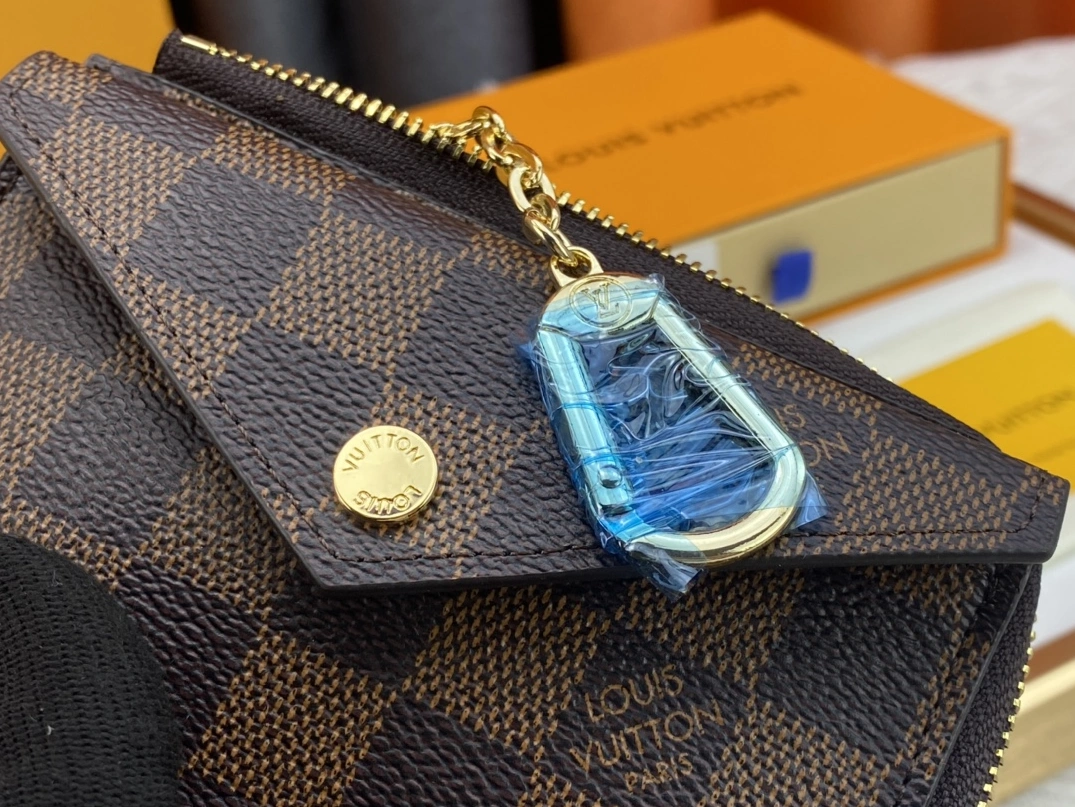Louis Vuitton LV Card Case For Women Versatile 658