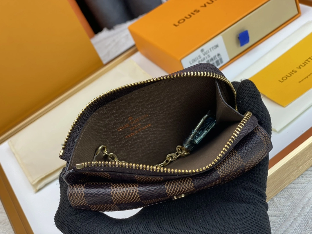 Louis Vuitton LV Card Case For Women Versatile 658