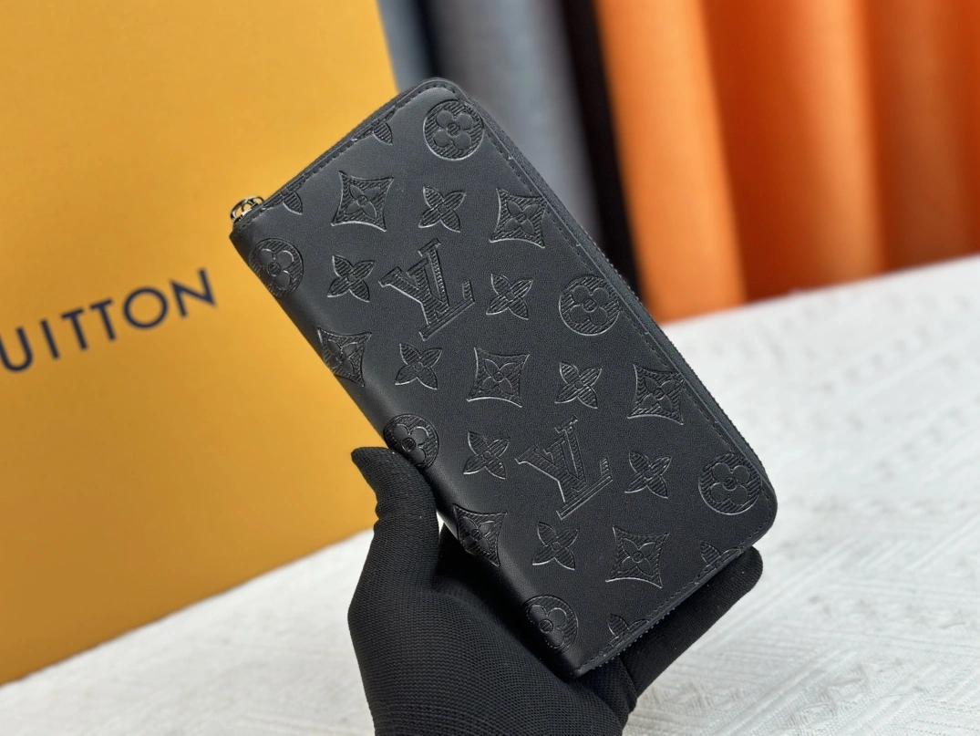 Louis Vuitton LV Card Case Functional 8810