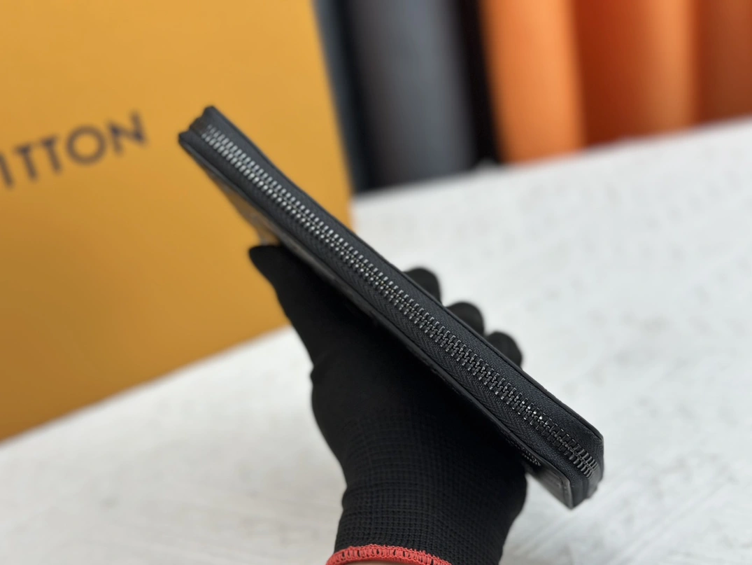 Louis Vuitton LV Card Case Functional 8810