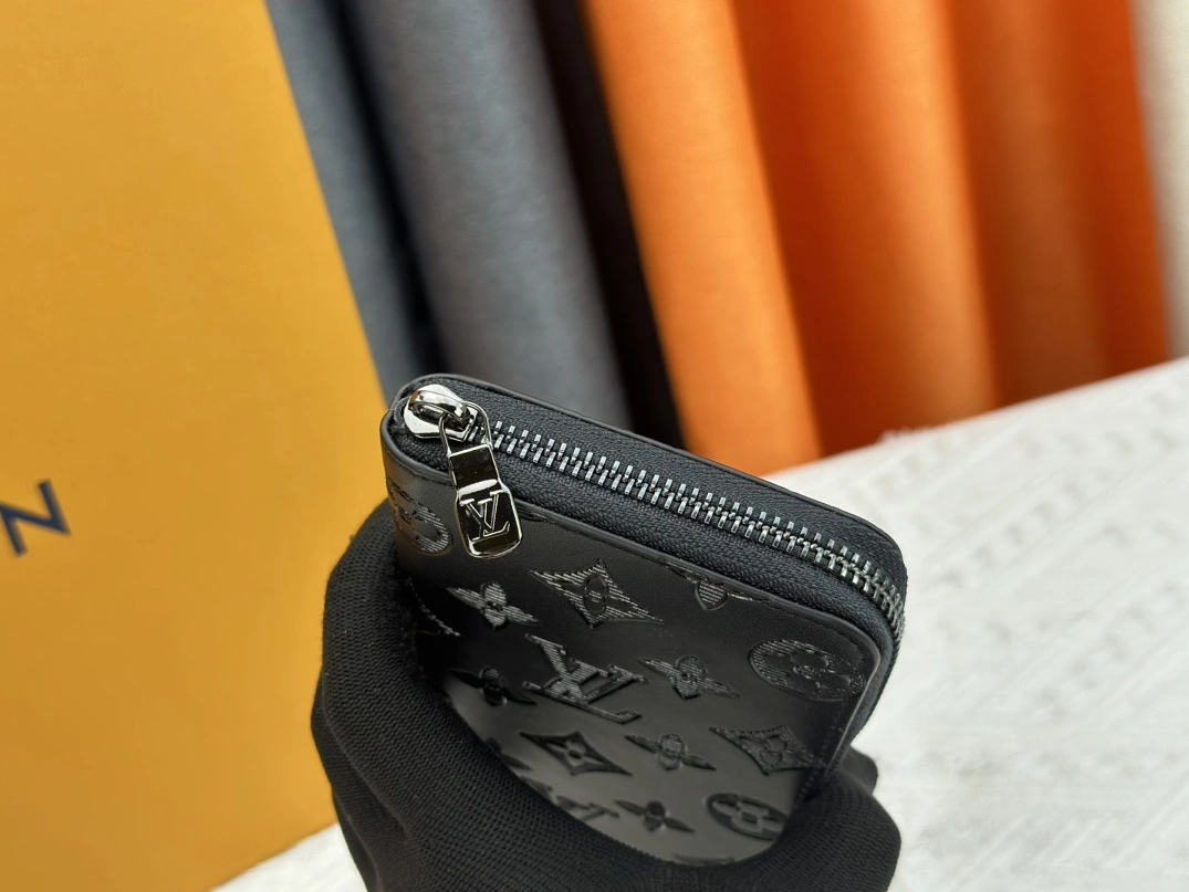 Louis Vuitton LV Card Case Functional 8810