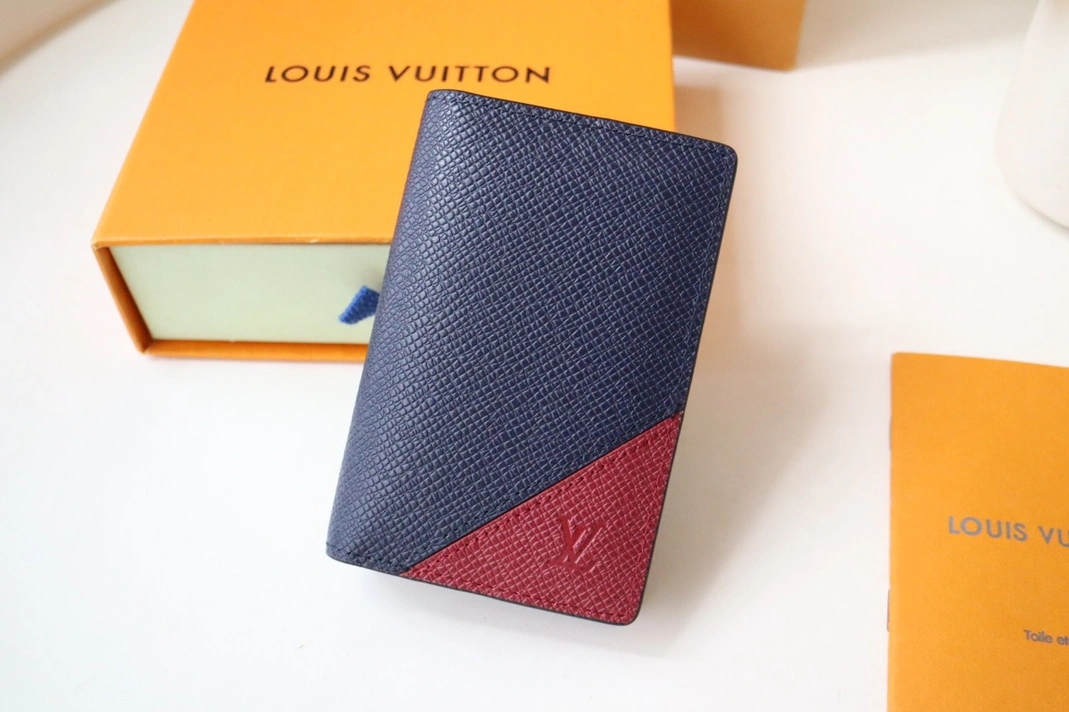 Louis Vuitton LV Card Case Lightweight 6490