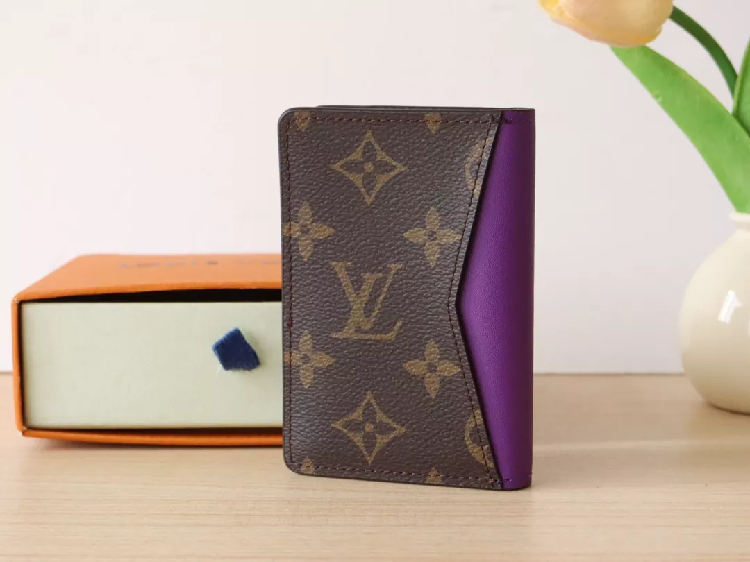 Louis Vuitton LV Card Case Lightweight 8663