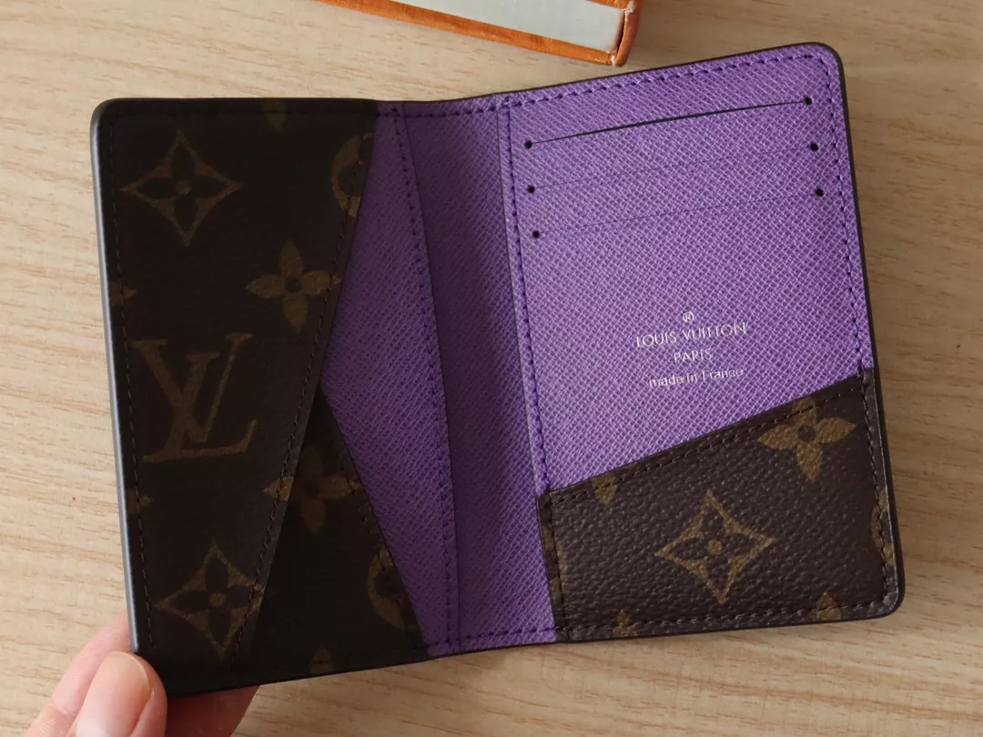 Louis Vuitton LV Card Case Lightweight 8663
