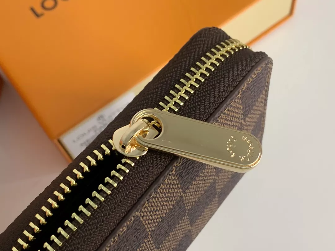Louis Vuitton LV Card Case Practical 9393