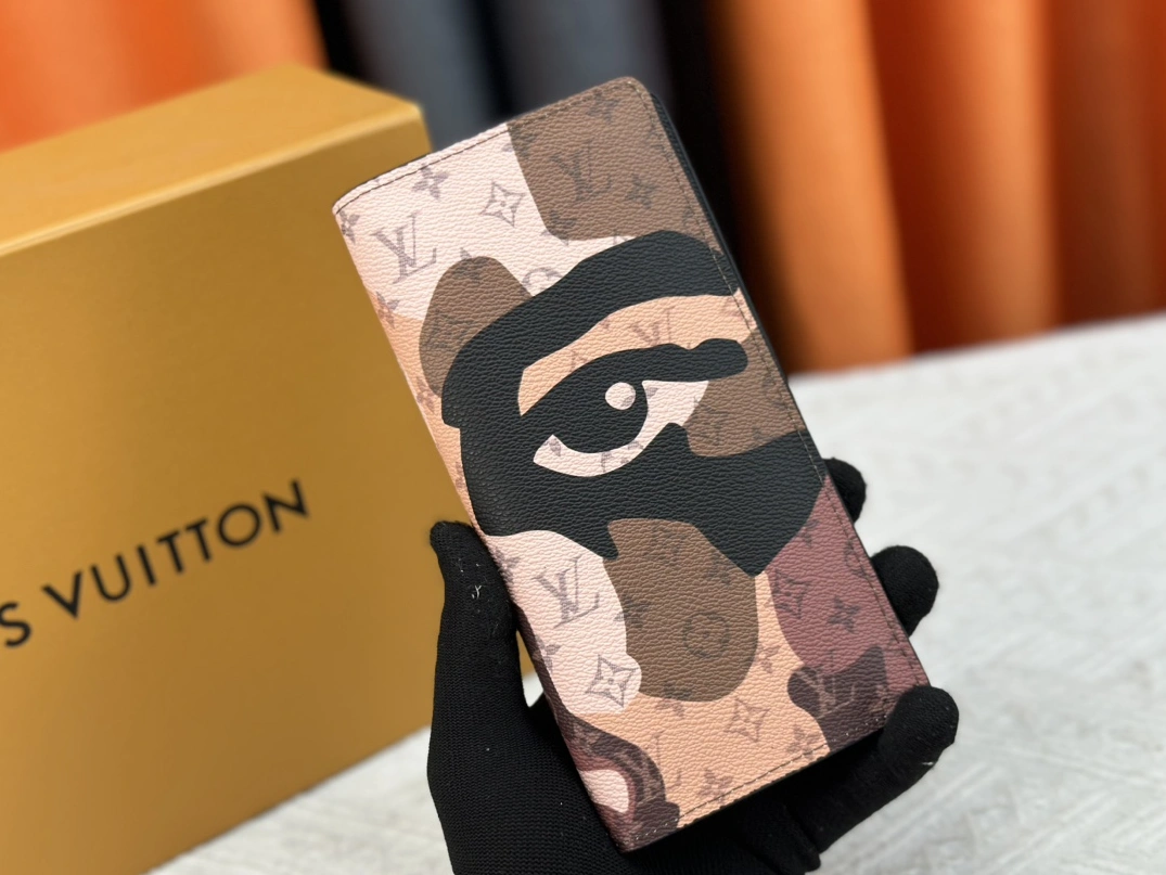 Louis Vuitton LV Card Case Reliable 2485