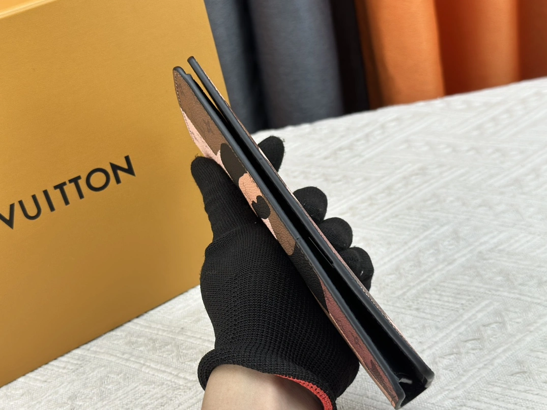 Louis Vuitton LV Card Case Reliable 2485