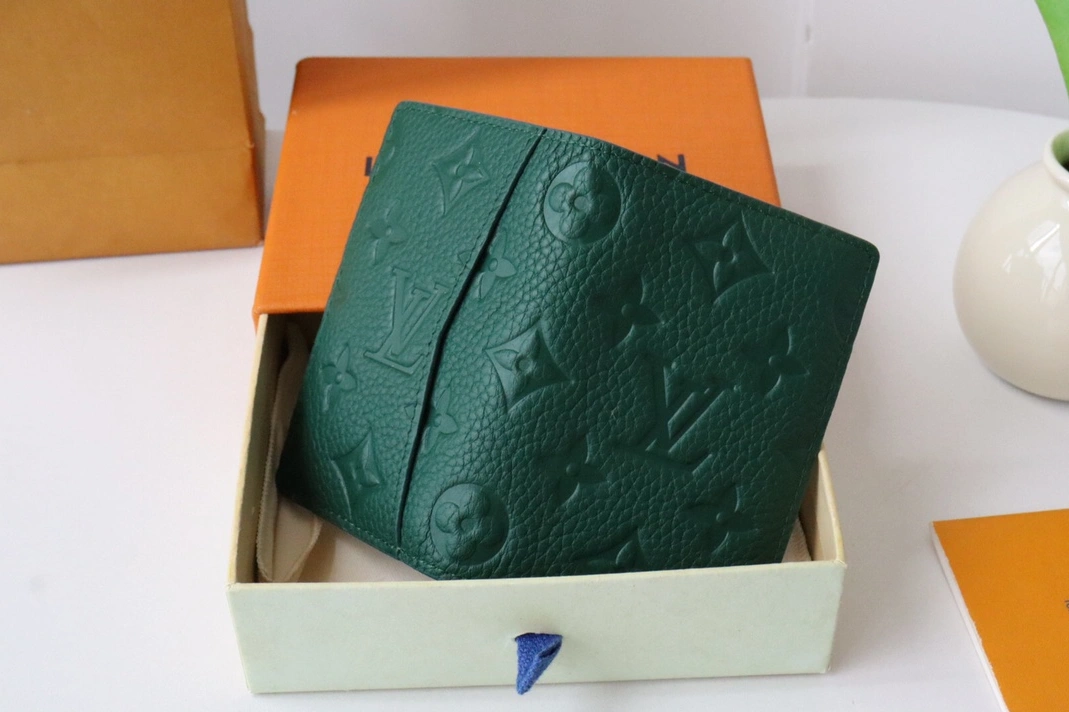 Louis Vuitton LV Card Case Soft 6800