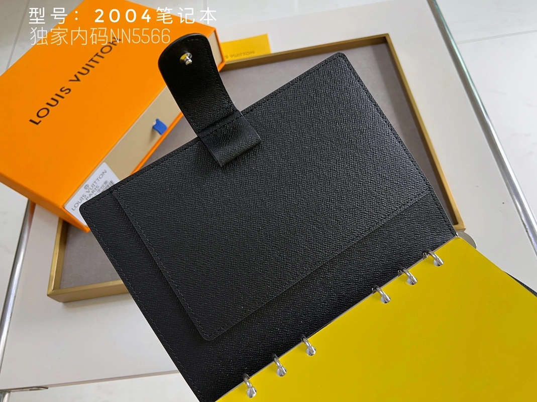Louis Vuitton LV Card Case Sophisticated 402