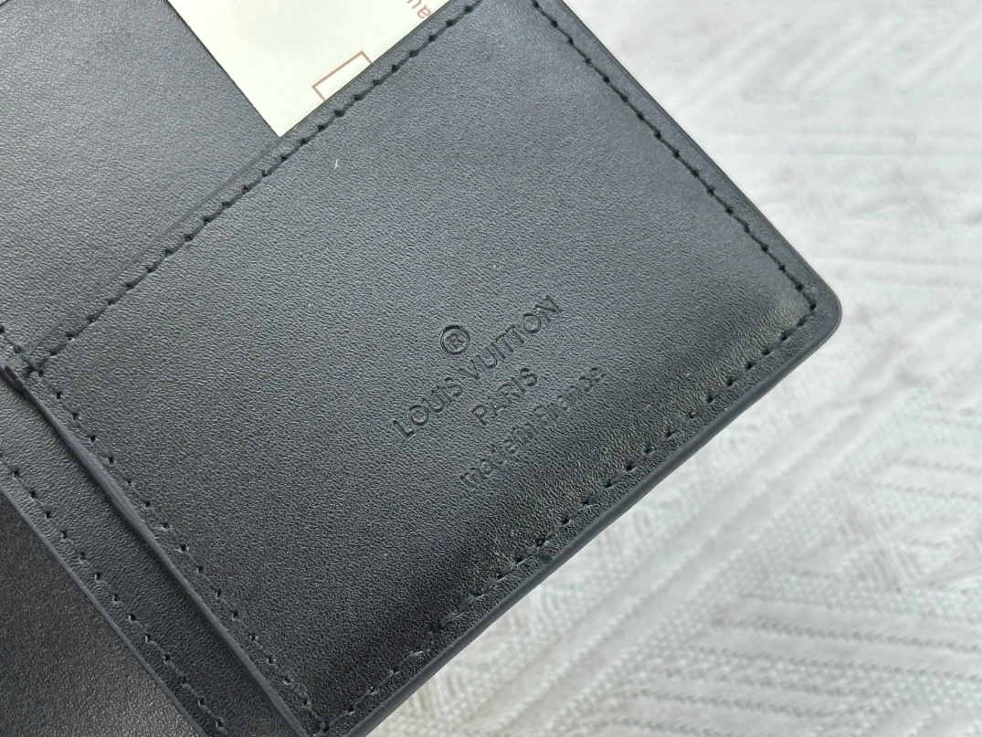 Louis Vuitton LV Card Case Sophisticated 5292