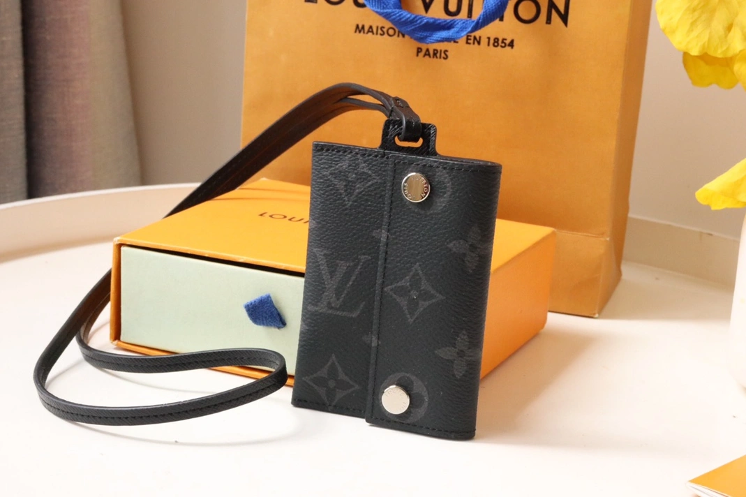Louis Vuitton LV Card Case SportInspired 4843