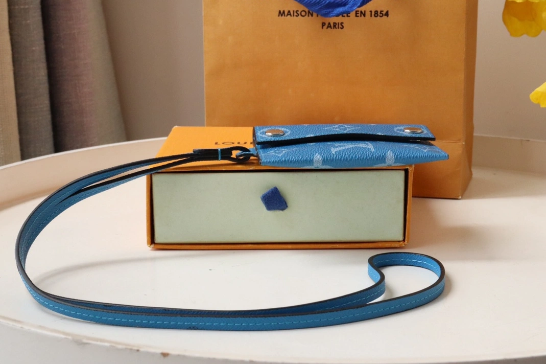 Louis Vuitton LV Card Case Stylish 9129