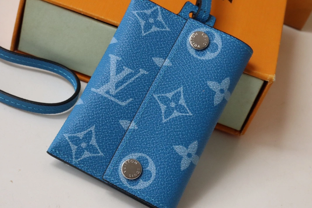 Louis Vuitton LV Card Case Stylish 9129
