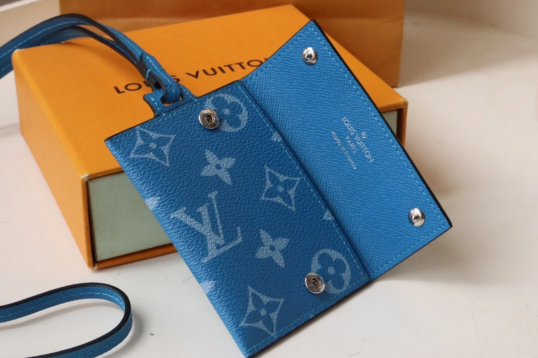 Louis Vuitton LV Card Case Stylish 9129