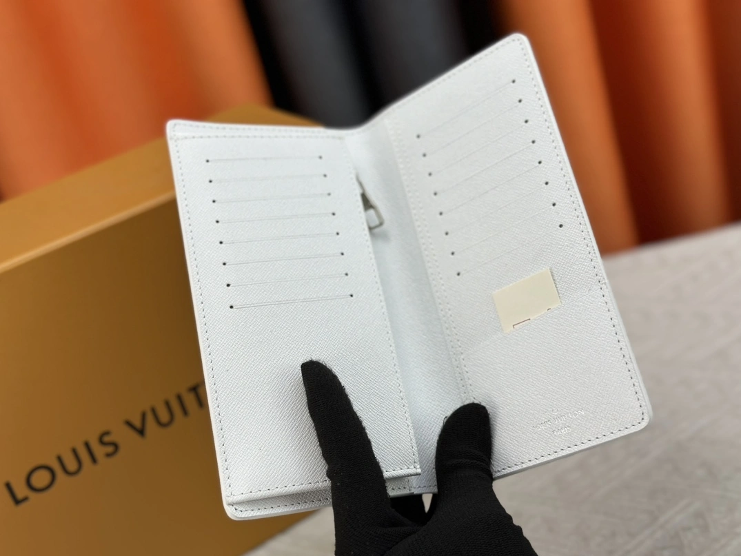 Louis Vuitton LV Card Case Timeless 9790