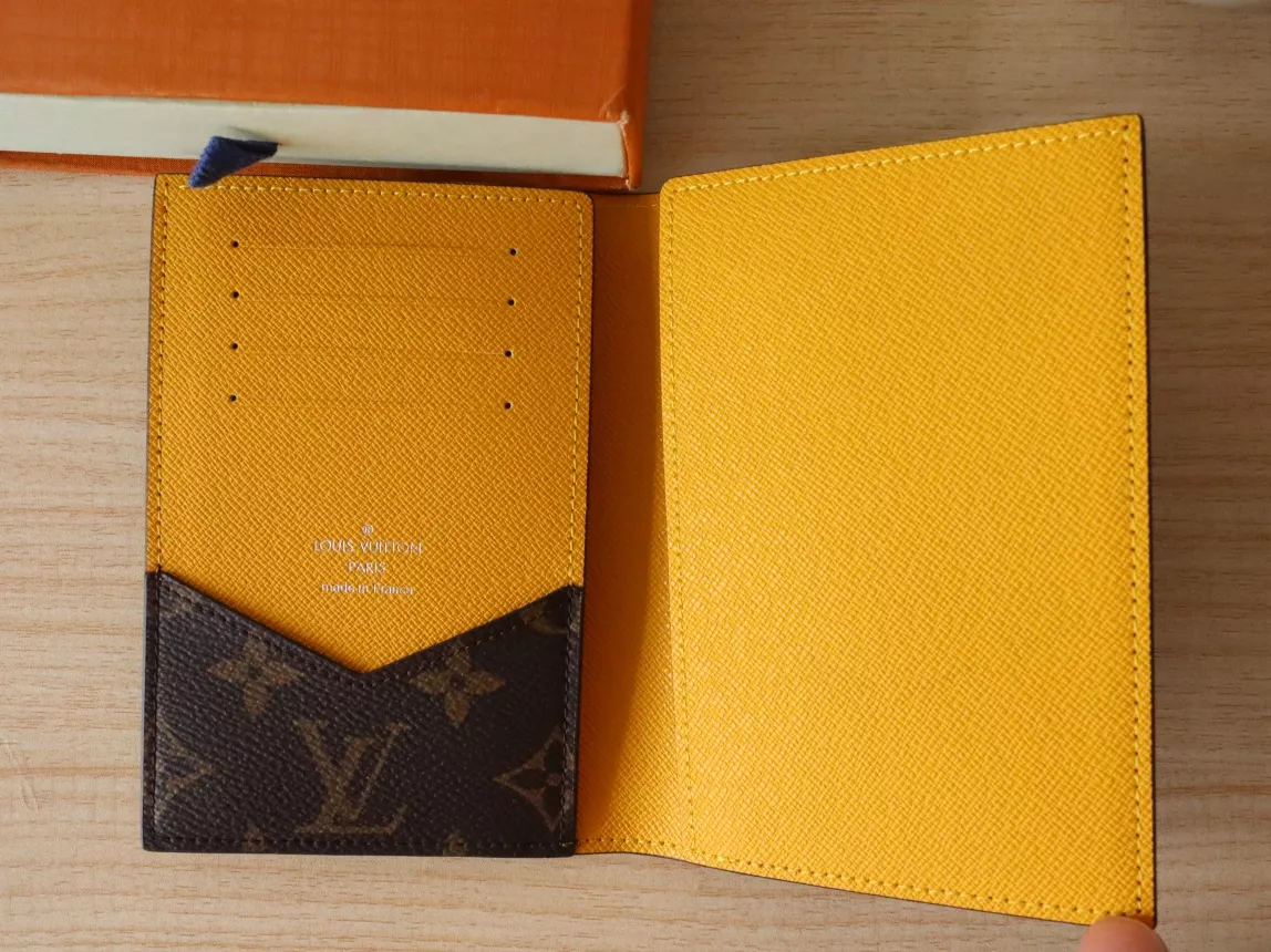 Louis Vuitton LV Card Case TopPick 3555