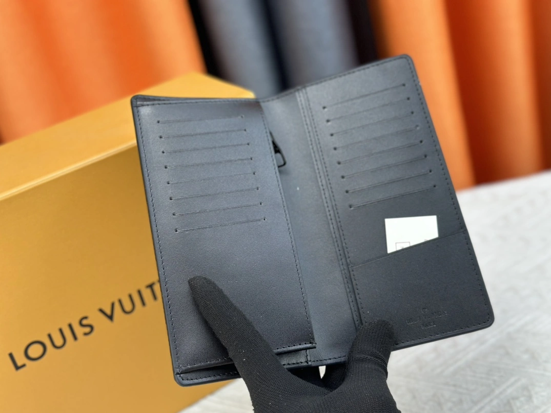 Louis Vuitton LV Card Case Trendsetting 6004