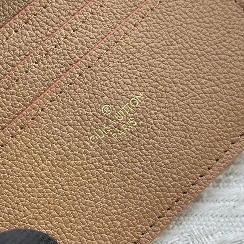 Louis Vuitton LV Card Case Unique 775
