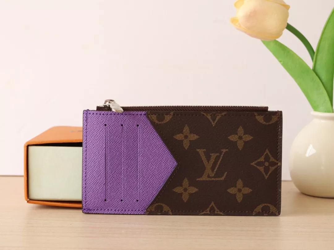 Louis Vuitton LV Card Case Versatile 5628