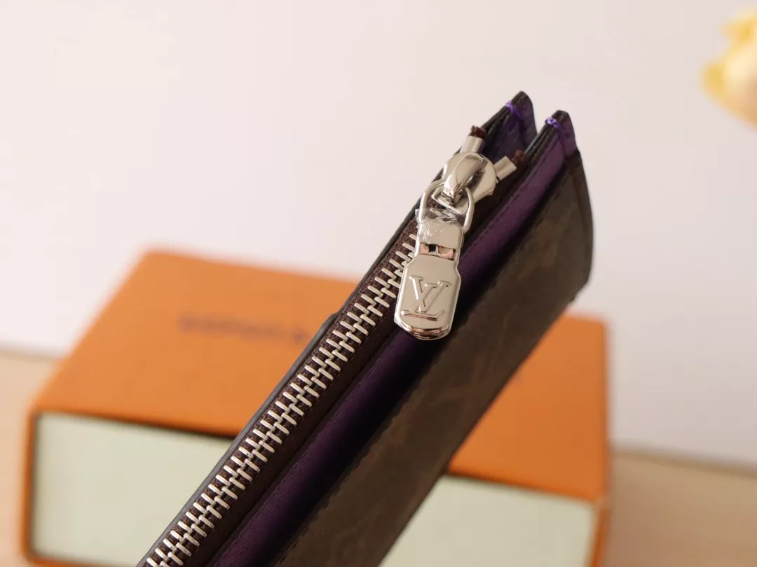 Louis Vuitton LV Card Case Versatile 5628