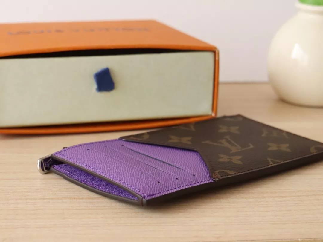 Louis Vuitton LV Card Case Versatile 5628
