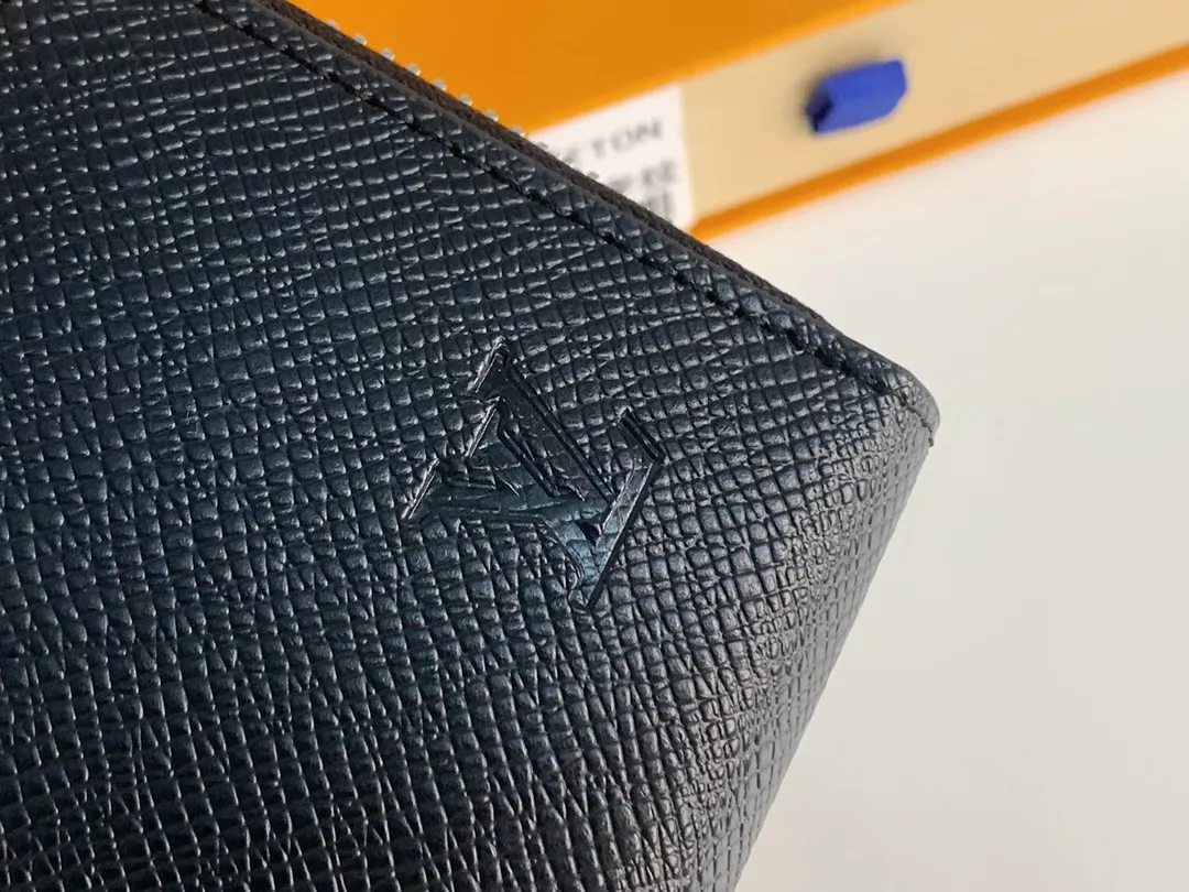 Louis Vuitton LV Card Case Versatile 8537