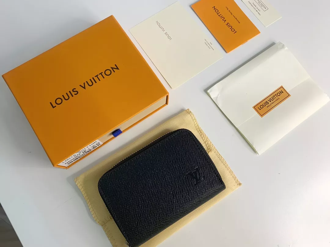 Louis Vuitton LV Card Case Versatile 8537