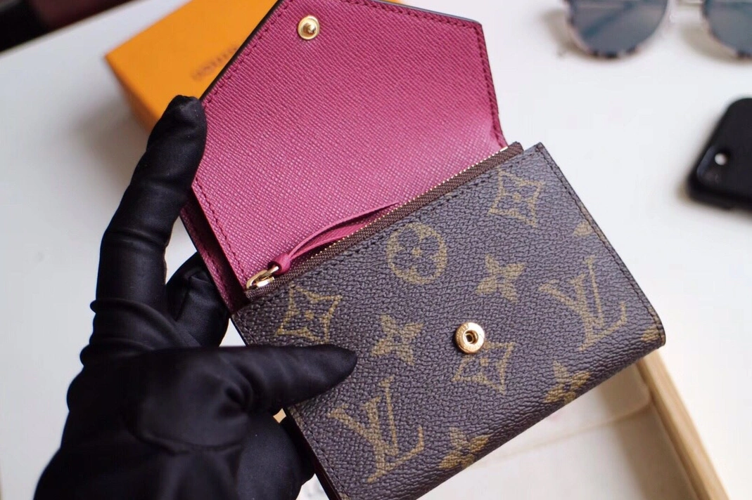 Louis Vuitton LV Card Case WellDesigned 3930