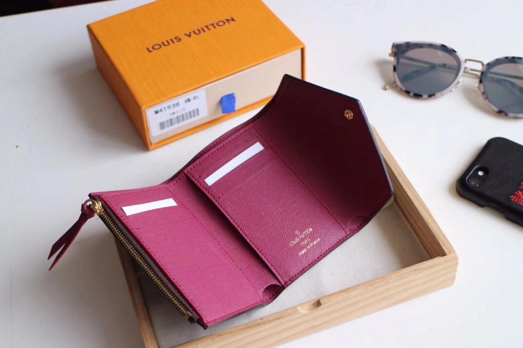Louis Vuitton LV Card Case WellDesigned 3930