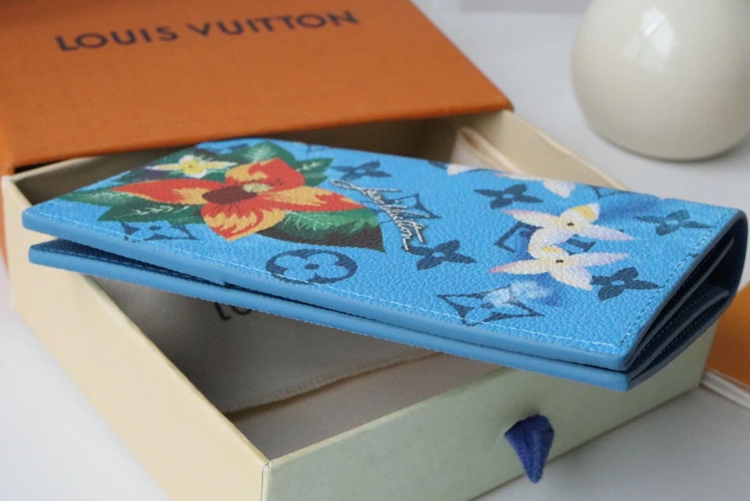 Louis Vuitton LV Card Case WellDesigned 4888