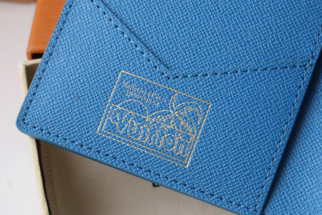 Louis Vuitton LV Card Case WellDesigned 4888