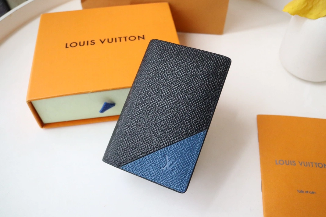 Louis Vuitton LV Card Case WellDesigned 6321