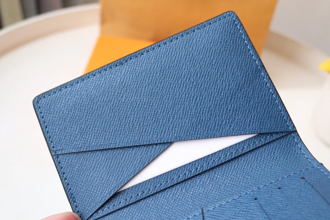 Louis Vuitton LV Card Case WellDesigned 6321