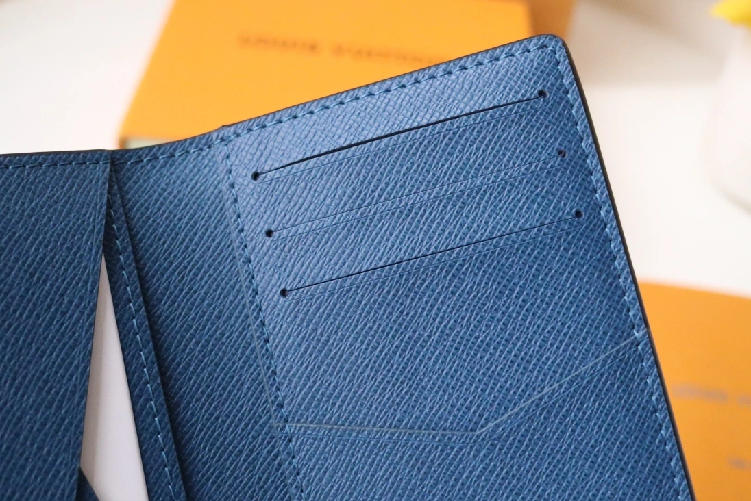Louis Vuitton LV Card Case WellDesigned 6321