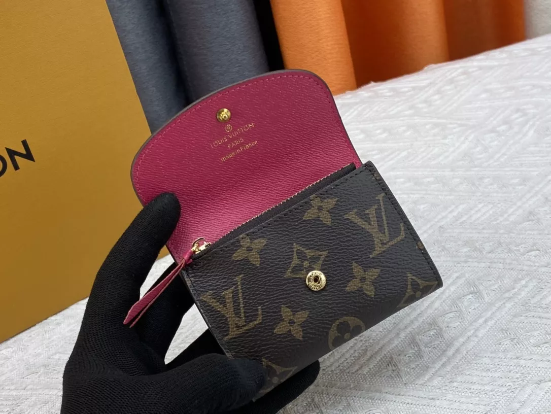 Louis Vuitton LV Card Case WellDesigned 698