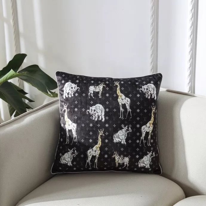 Louis Vuitton LV Cushion Efficient 5741