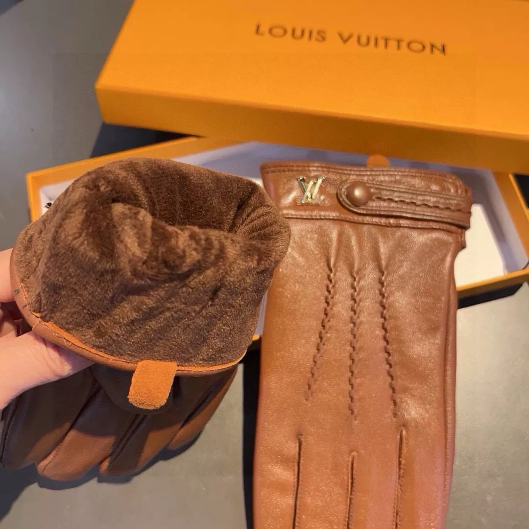 Louis Vuitton LV Gloves For Men Trendsetting 8493