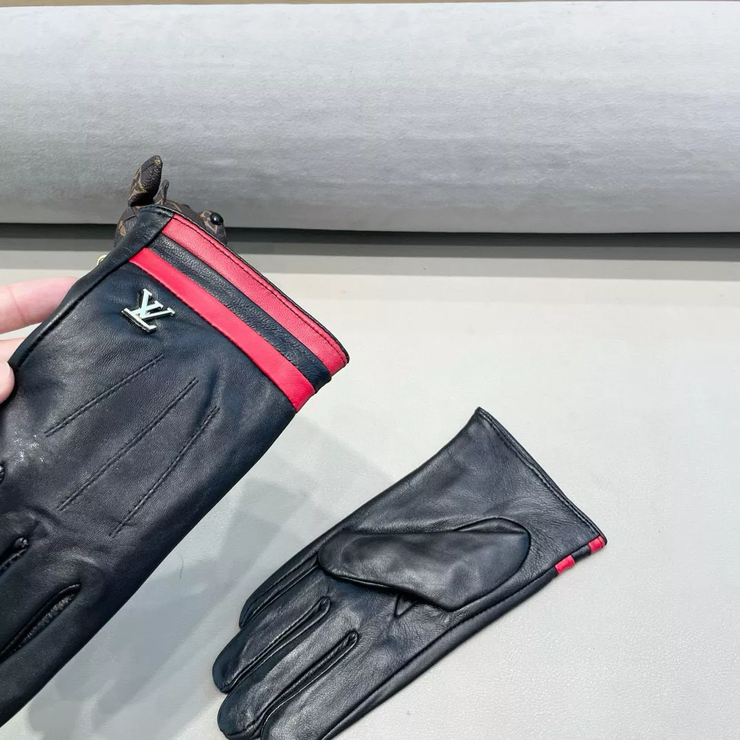 Louis Vuitton LV Gloves For Women Breathable 3686