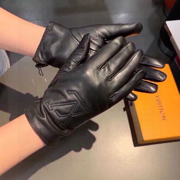 Louis Vuitton LV Gloves For Women Practical 4050