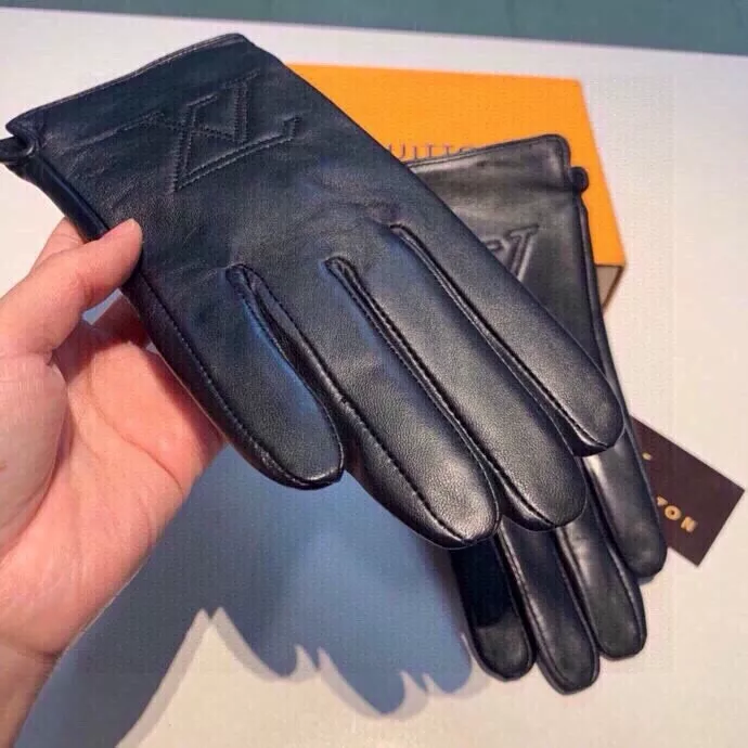 Louis Vuitton LV Gloves For Women Practical 4050